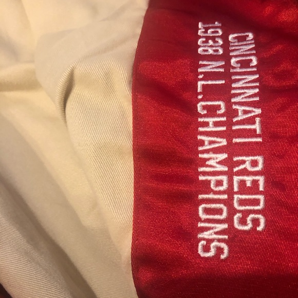 Cincinnati Reds Jeacket - Picture 9 of 9